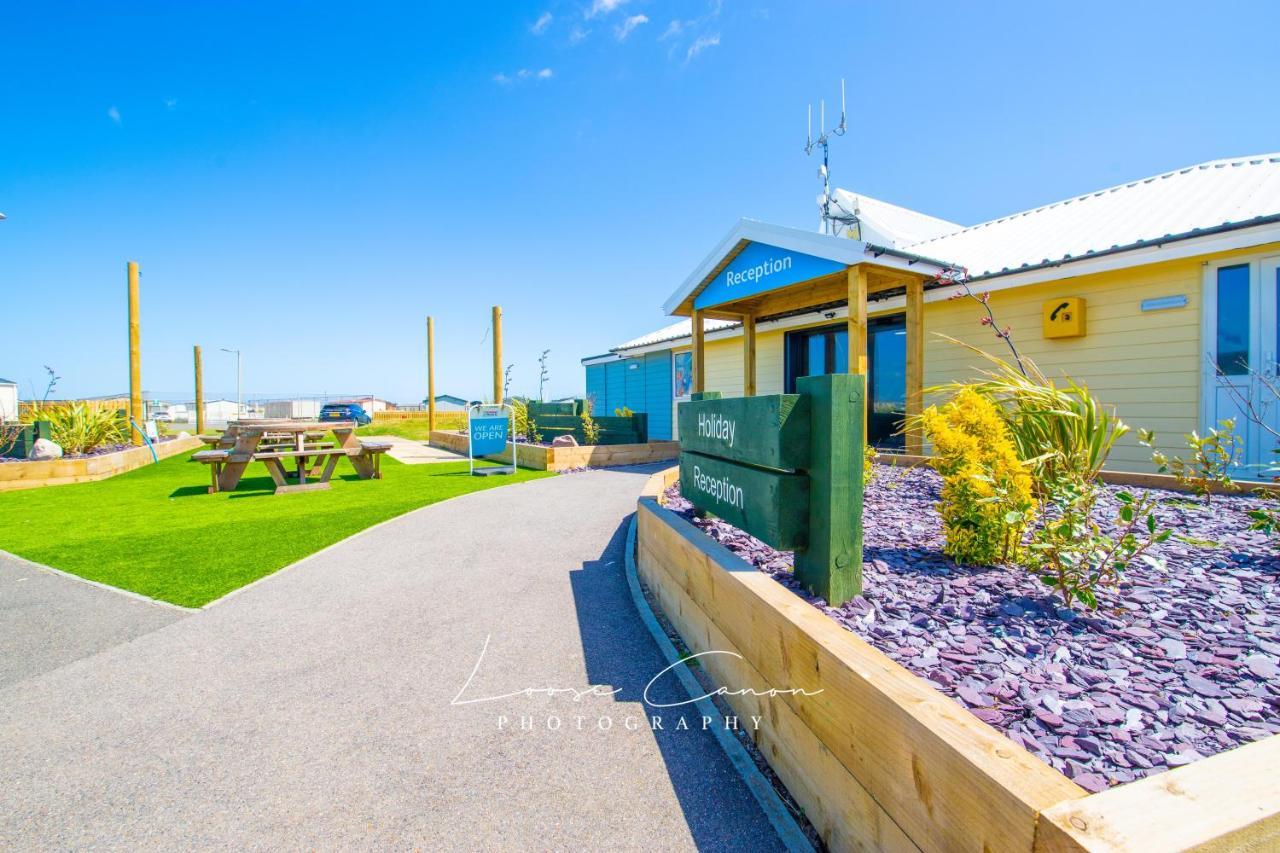 River Lodge Platinum Plus Holiday Home With River Views, Free Wifi & Netflix Camber Exterior photo